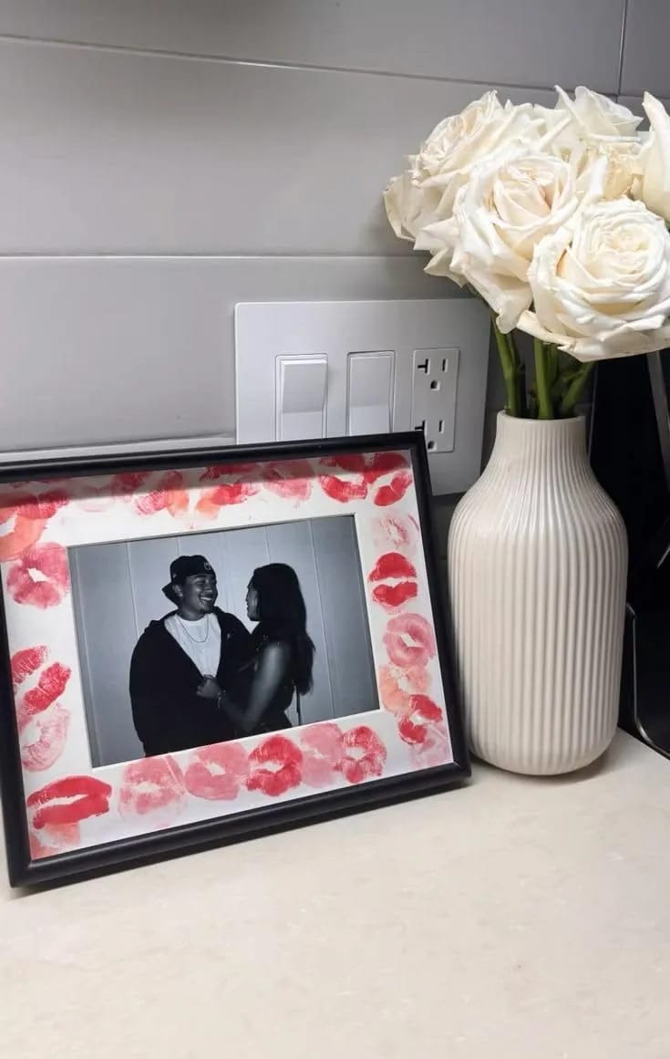 The Kiss Frame 20x30cm