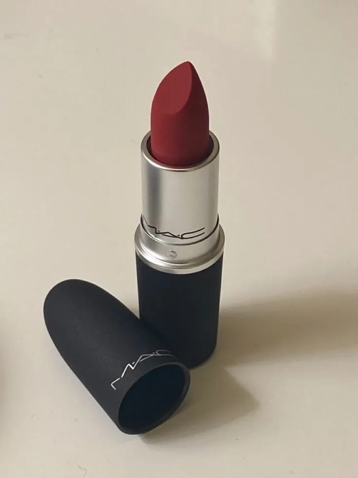 Lip stick 