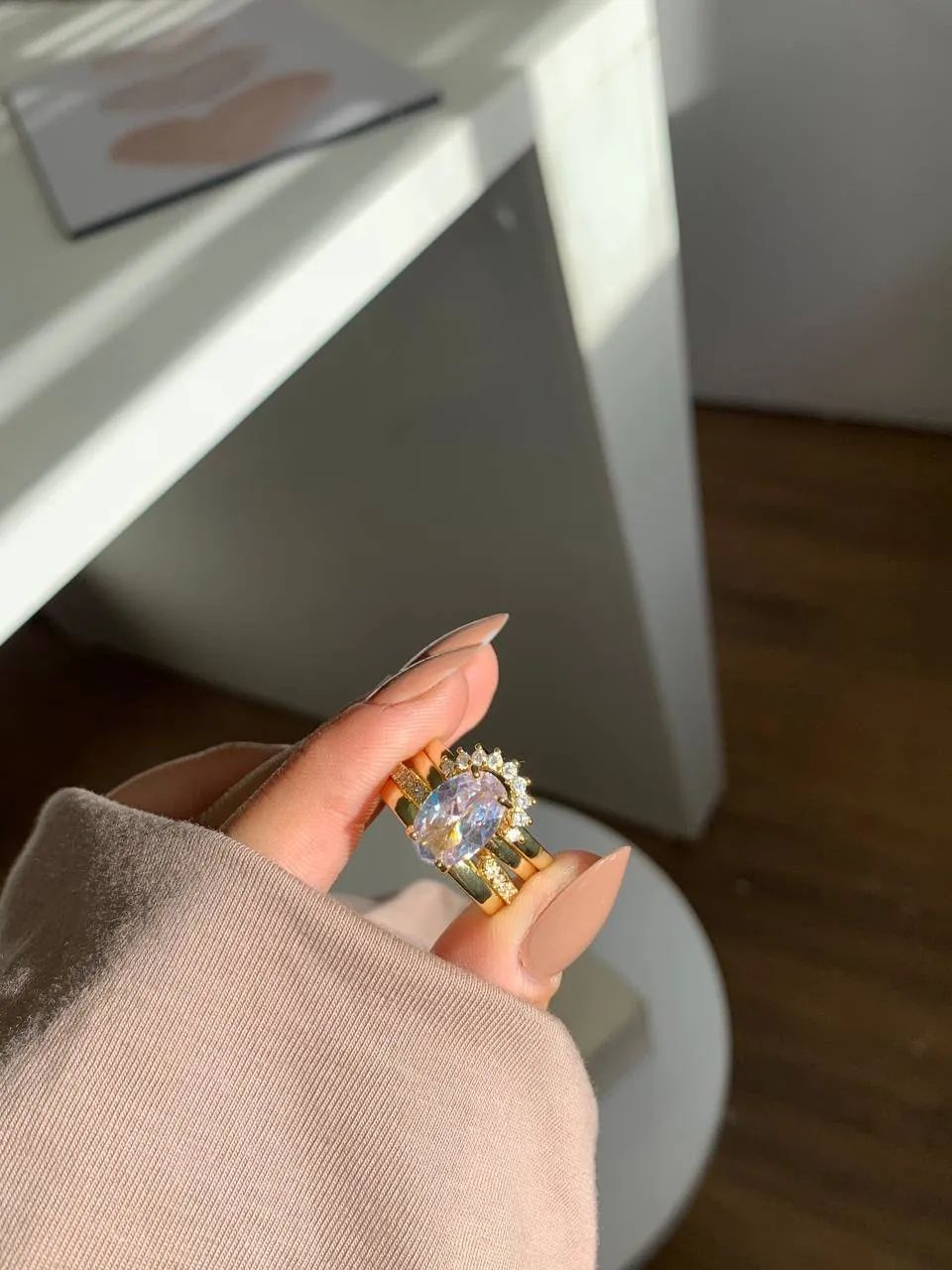 Elegant Oval Zircon Gold Ring