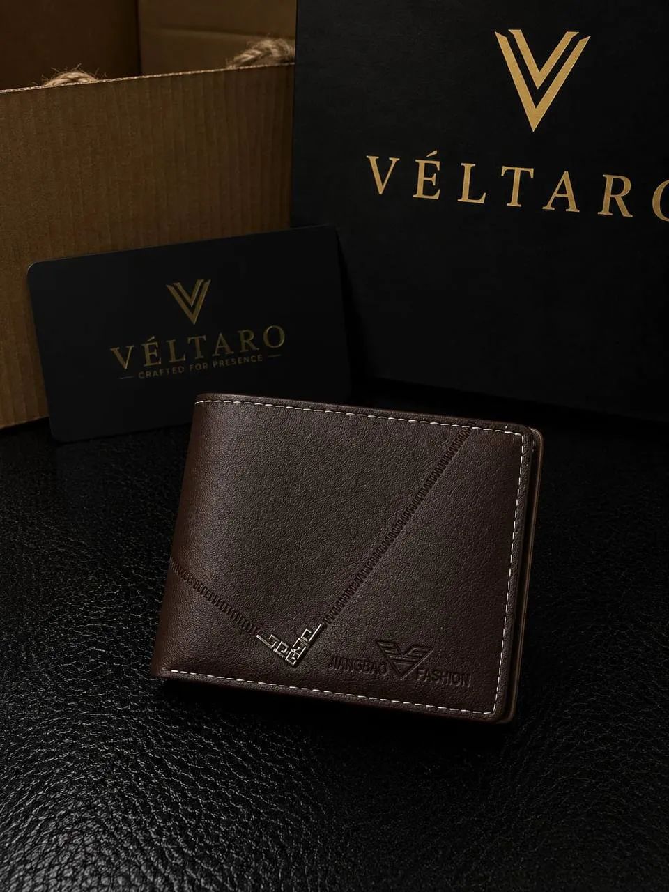 VÉLTARO Classic Leather Wallet